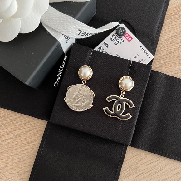 Auth Chanel Classic Black CC Logo Pearl Dangle Earrings-BNIB - Picture 4 of 8